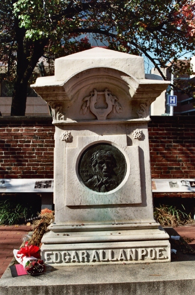Egdar Allan Poe's grave site
